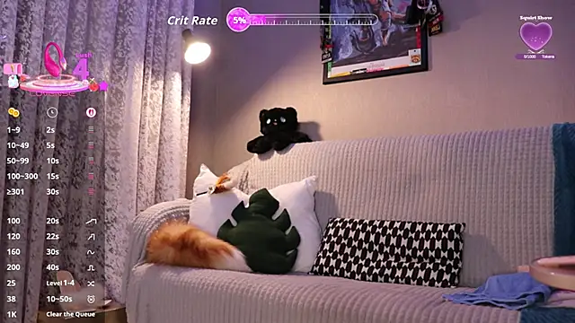 Snapshot of mari_moon_bunny chatting on 11-15-25, 02:13 mari moon bunny online show from 11-15-25, 02:13