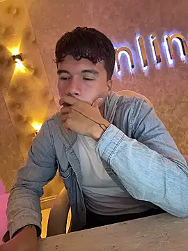 Snapshot of Logan_smith1 chatting on 01-09-26, 08:39 Logan smith1 online show from 01-09-26, 08:39