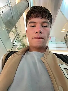 Snapshot of Logan_smith1 chatting on 02-13-26, 07:32 Logan smith1 online show from 02-13-26, 07:32