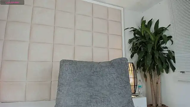 Nia Bunny online show from 01-16-25, 01:14