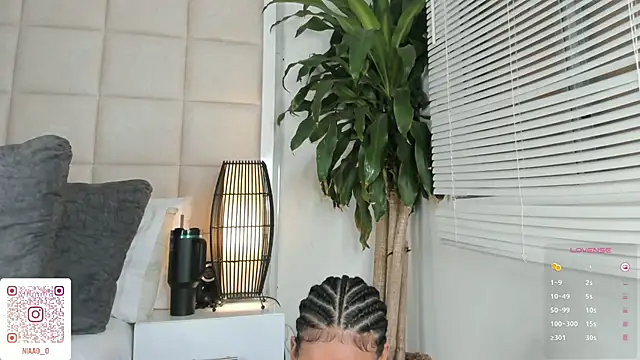 Nia Bunny online show from 02-04-25, 05:12