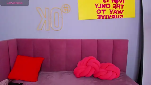 Diana Garrett online show from 11-20-25, 02:56