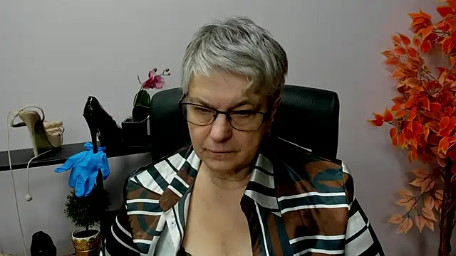 IrisDream online show from 12-16-24, 01:54