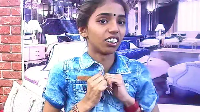 Snapshot of IndianSexySlender chatting on 12-16-25, 05:23 IndianSexySlender online show from 12-16-25, 05:23