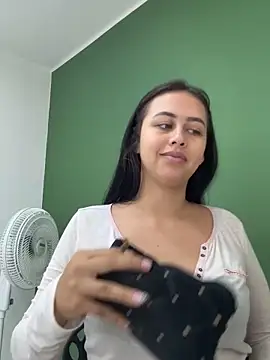 Snapshot of iiris_ chatting on 11-19-25, 04:07 iiris online show from 11-19-25, 04:07