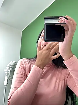 Snapshot of iiris_ chatting on 11-25-25, 03:23 iiris online show from 11-25-25, 03:23