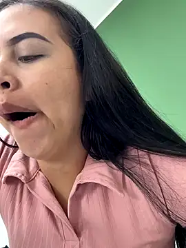 Snapshot of iiris_ chatting on 11-28-25, 03:47 iiris online show from 11-28-25, 03:47