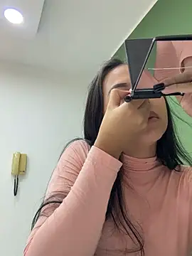 Snapshot of iiris_ chatting on 12-17-25, 04:02 iiris online show from 12-17-25, 04:02