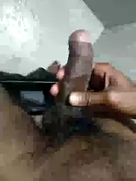 Snapshot of biggest_lund_ chatting on 01-11-25, 11:45 biggest lund online show from 01-11-25, 11:45