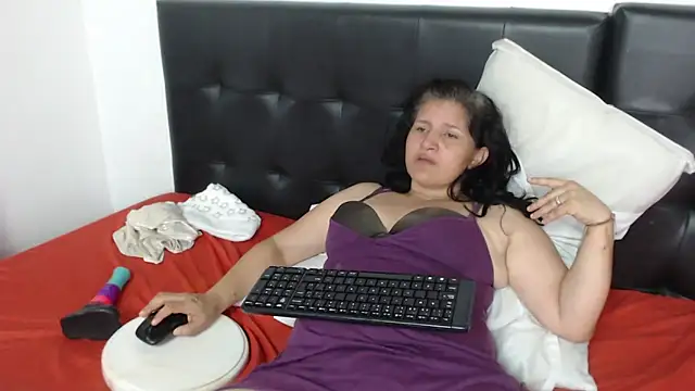 Angelinna Milf online show from 12-05-24, 11:29