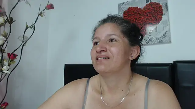 Angelinna Milf online show from 12-17-24, 11:05