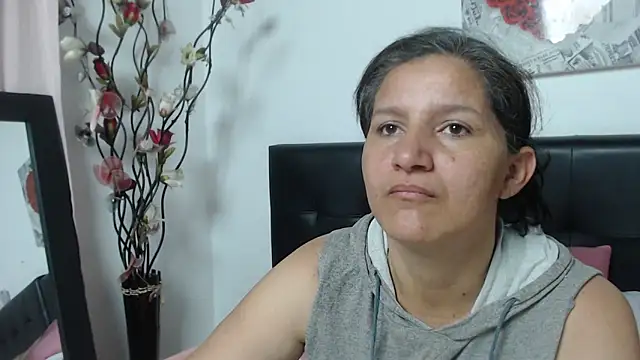 Angelinna Milf online show from 01-24-25, 02:39
