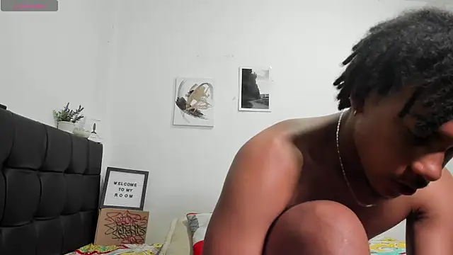 Snapshot of RoddyRich11 chatting on 09-20-25, 12:17 RoddyRich11 online show from 09-20-25, 12:17
