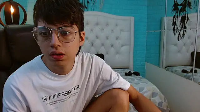 jhoellx online show from 10-19-25, 01:01