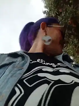 sophie banger online show from 10-18-25, 09:15