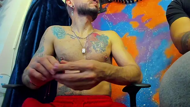 Snapshot of leondevereda chatting on 10-24-25, 08:49 leondevereda online show from 10-24-25, 08:49