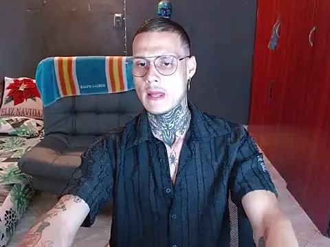 Snapshot of fucking_sinner chatting on 12-16-25, 04:34 fucking sinner online show from 12-16-25, 04:34