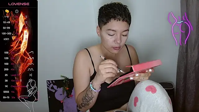 TRIXIE TANG28 online show from 02-14-25, 11:20