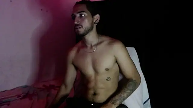 Snapshot of maxximus_100 chatting on 12-18-24, 05:26 maxximus 100 online show from 12-18-24, 05:26