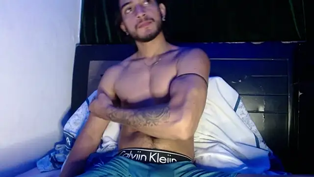 Snapshot of maxximus_100 chatting on 12-23-24, 05:28 maxximus 100 online show from 12-23-24, 05:28