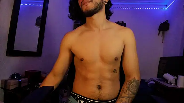 Snapshot of maxximus_100 chatting on 03-15-25, 10:24 maxximus 100 online show from 03-15-25, 10:24