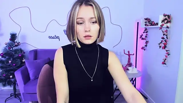 BritnieCute online show from 12-18-24, 08:31