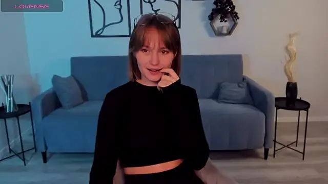 BritnieCute online show from 10-16-25, 05:08