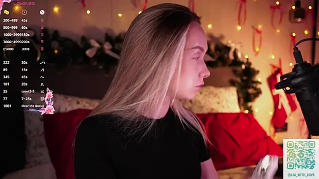 HollisBeckett online show from 12-17-25, 01:33