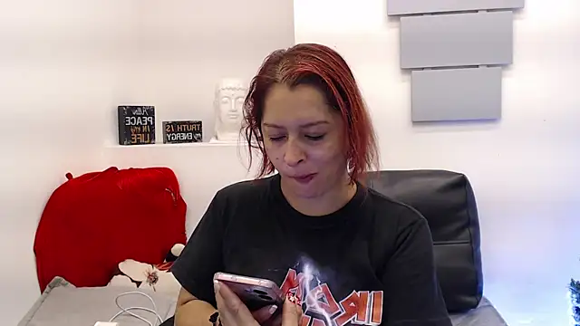 eva twiss online show from 03-25-26, 01:17