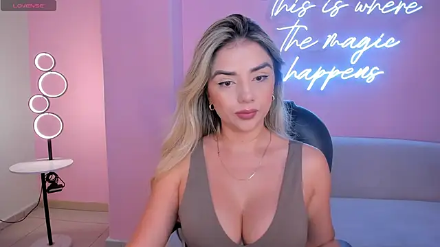 Snapshot of ChloePreston_ chatting on 03-16-26, 11:36 ChloePreston online show from 03-16-26, 11:36