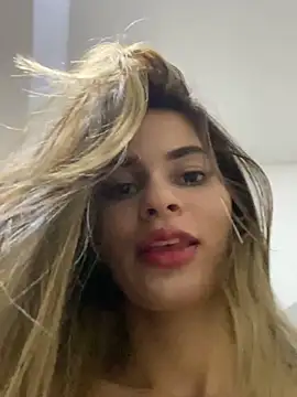 cuteluci  online show from 01-04-25, 11:11