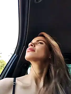 cuteluci  online show from 01-11-25, 07:49