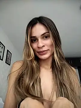 cuteluci  online show from 03-17-25, 07:48