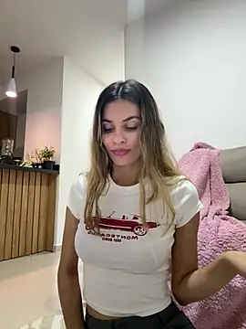 Snapshot of cuteluci_ chatting on 07-08-26, 06:40 cuteluci online show from 07-08-26, 06:40