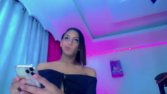 NahomiCamper online show from 04-07-26, 11:04