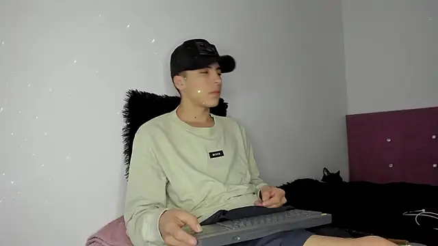 HeellBoy  online show from 03-22-26, 02:59