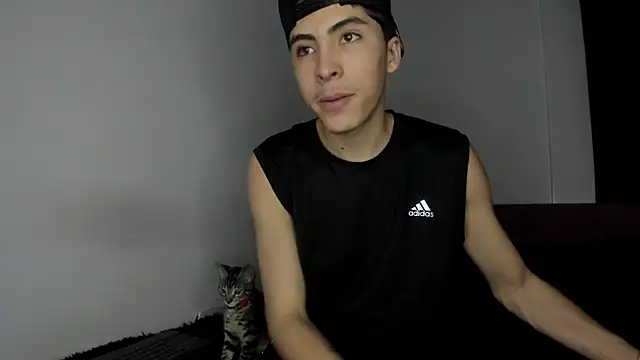 Snapshot of HeellBoy_ chatting on 05-15-26, 01:01 HeellBoy online show from 05-15-26, 01:01