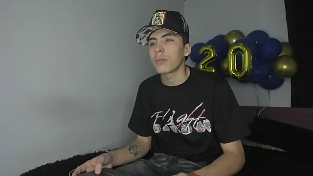 Snapshot of HeellBoy_ chatting on 05-16-26, 05:04 HeellBoy online show from 05-16-26, 05:04