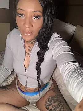 CrownedNyaries online show from 01-09-25, 01:02