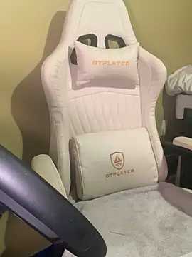 CrownedNyaries online show from 02-20-25, 11:42