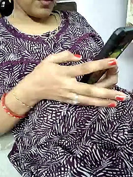 Snapshot of samitasharma chatting on 01-07-25, 02:19 samitasharma online show from 01-07-25, 02:19