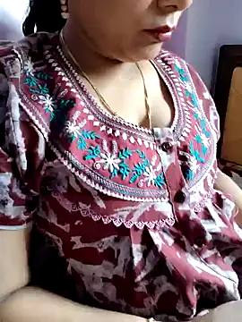 Snapshot of samitasharma chatting on 01-09-25, 02:43 samitasharma online show from 01-09-25, 02:43