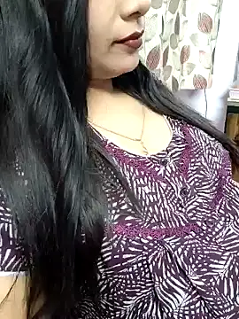 Snapshot of samitasharma chatting on 01-18-25, 01:51 samitasharma online show from 01-18-25, 01:51