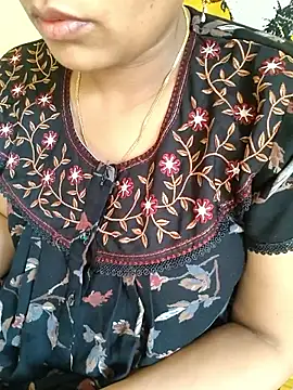 Snapshot of samitasharma chatting on 09-13-25, 05:18 samitasharma online show from 09-13-25, 05:18