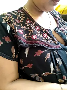 Snapshot of samitasharma chatting on 09-14-25, 05:28 samitasharma online show from 09-14-25, 05:28