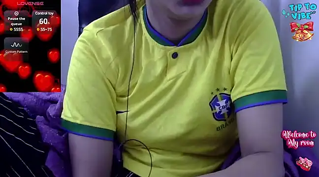 Snapshot of Barbie-Queen2 chatting on 12-05-24, 05:39 Barbie-Queen2 online show from 12-05-24, 05:39