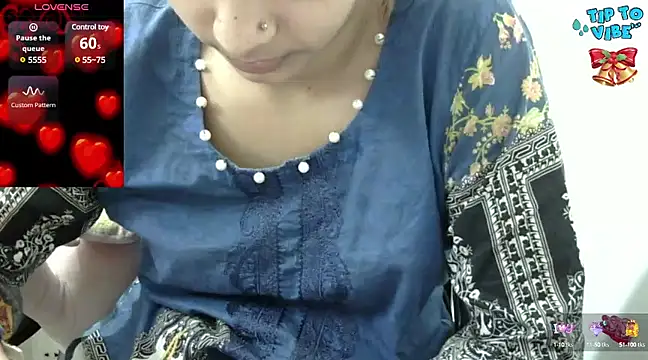 Snapshot of Barbie-Queen2 chatting on 01-21-25, 03:32 Barbie-Queen2 online show from 01-21-25, 03:32