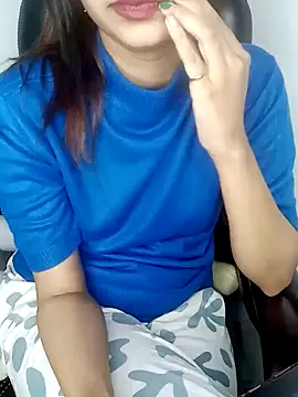 Snapshot of Barbie-Queen2 chatting on 01-25-25, 04:13 Barbie-Queen2 online show from 01-25-25, 04:13