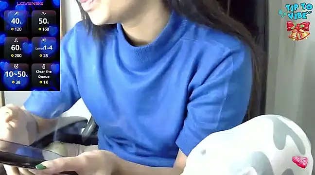 Snapshot of Barbie-Queen2 chatting on 01-26-25, 11:28 Barbie-Queen2 online show from 01-26-25, 11:28