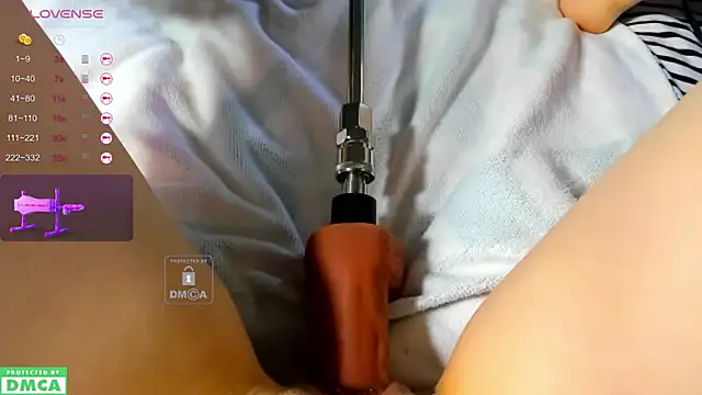 Snapshot of xteona chatting on 09-23-25, 10:40 xteona online show from 09-23-25, 10:40